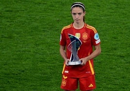 Nada pudo consolar a Aitana Bonmatí tras la derrota de España en la final de la Eurocopa.