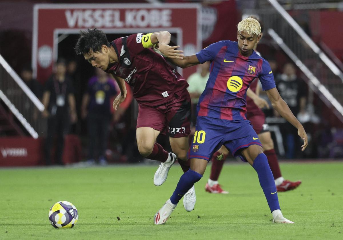 Lamine estrena el dorsal 10 durante el amistoso frente al Vissel Kobe.