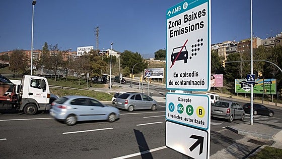 Denuncian el multimillonario negocio de los ayuntamientos con las multas en la Zonas de Bajas Emisiones