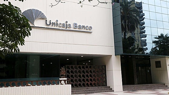 Unicaja gana 338 millones hasta junio, un 15% más, y anuncia un dividendo de 169 millones