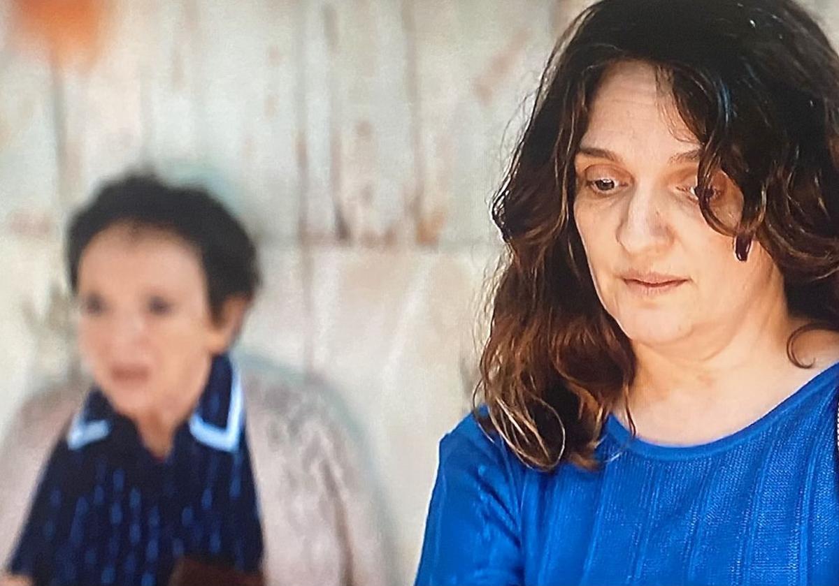 Imagen principal - Elena Uriz, Vito Rogado y Álex Ruiz Pastor, en 'La infiltrada'.