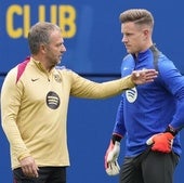 Ter Stegen recibe instrucciones de Flick.