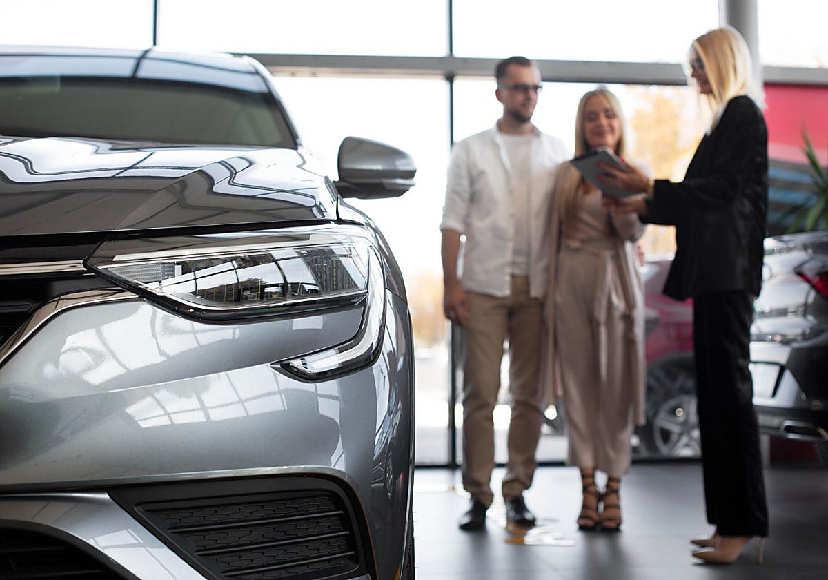 Las ventas de turismos crecen un 17% en julio rozando las 100.000 unidades