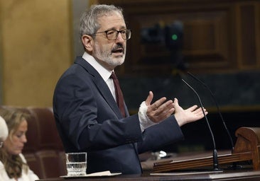 Carlos Martín, líder de Movimiento Sumar junto a Lara Hernández, deja su cargo en el partido