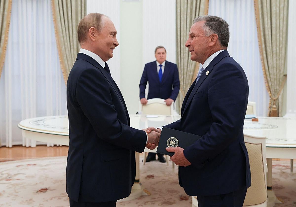 Vladímir Putin recibe al enviado especial de EE UU, Steve Witkoff.