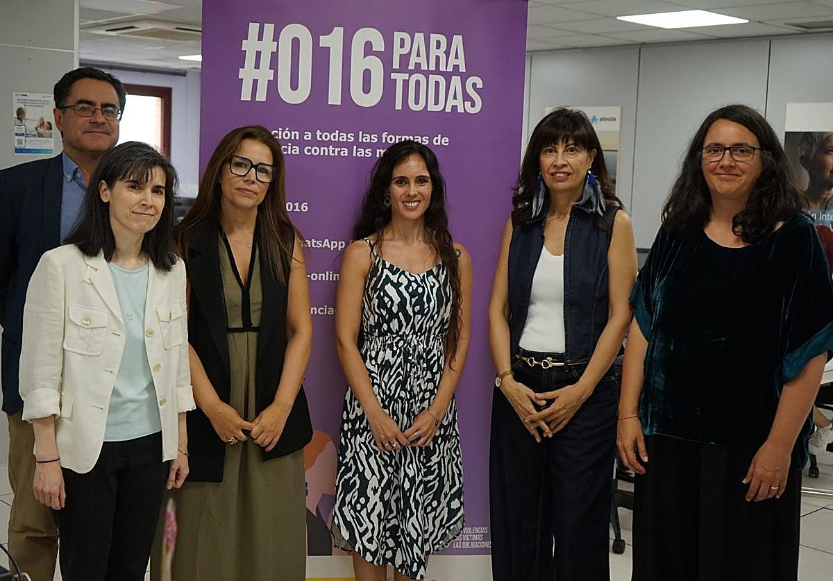 La ministra Ana Redondo en un acto del 016.