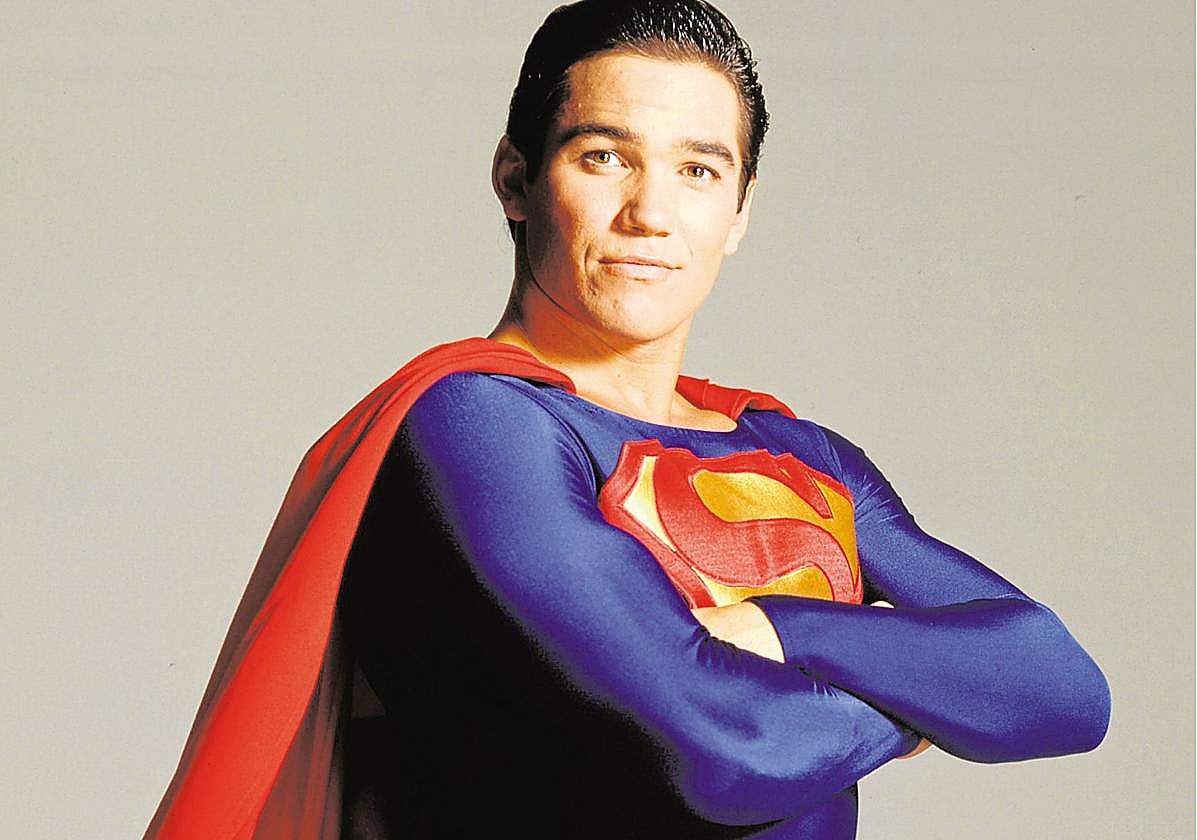 Dean Cain, en una imagen promocional de 'Lois & Clark'.