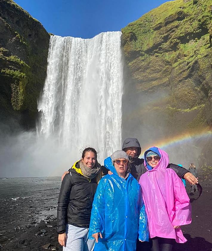 Imagen secundaria 2 - «Recibo notas preciosas de las familias que se alojan en mi casa»