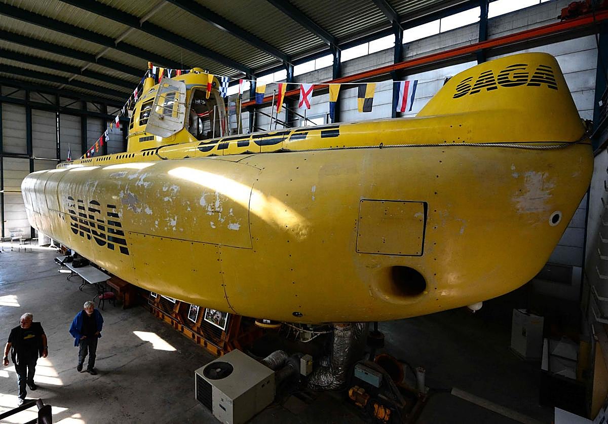 El submarino, en el hangar de Marsella.