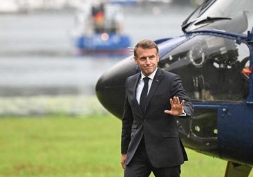 Macron disfruta de una tregua veraniega antes de la tormenta política de otoño en Francia