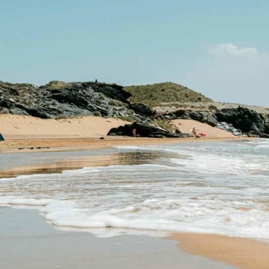 De Calblanque a Calnegre: la ruta de senderismo y baño por los rincones costeros más paradisiacos de Murcia