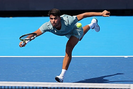 Así hemos narrado la sufrida victoria de Alcaraz ante el bosnio Dzumhur en Cincinnati