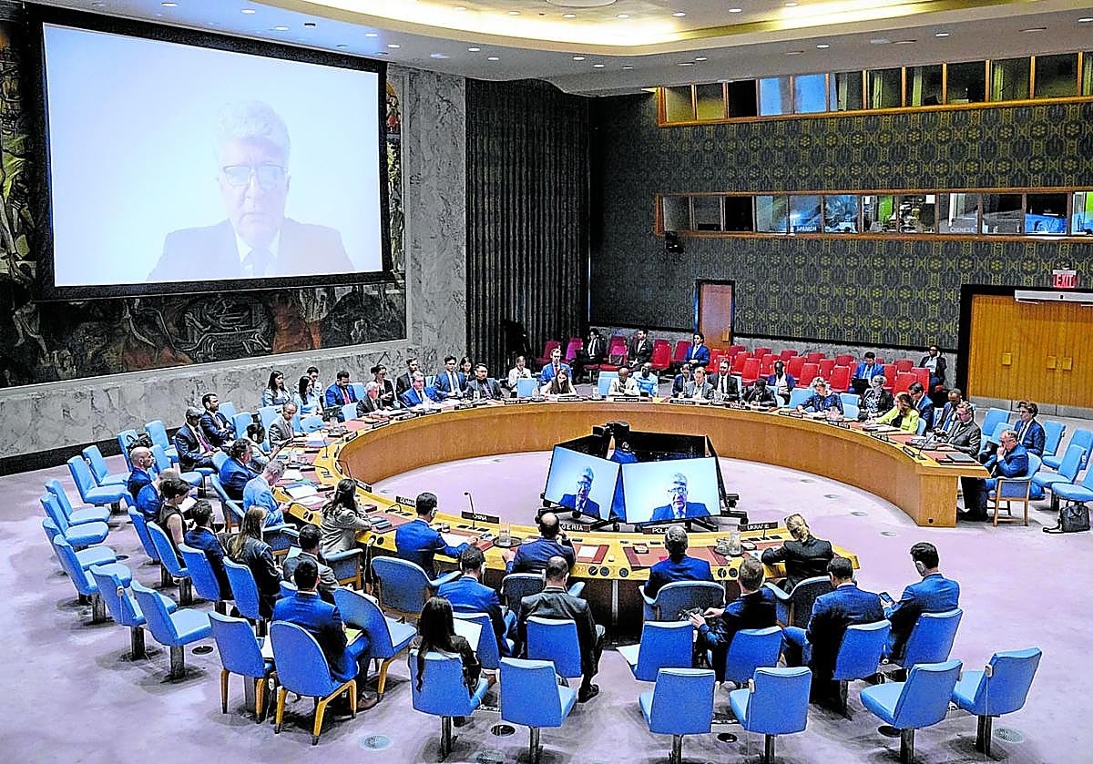 Los miembros del Consejo de Seguridad de Naciones Unidas durante su reunión de urgencia de este domingo en para abordar los nuevos planes militares de Israel en Gaza.