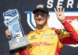 El piloto español Álex Palou, celebra tras quedar en el tercer puesto durante el Gran Premio de Portland este domingo.