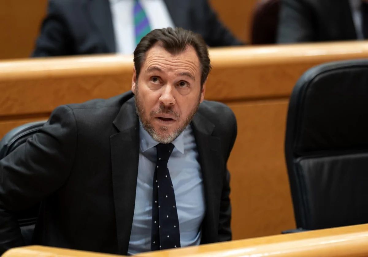 El ministro de Transportes, Óscar Puente, en el Senado.