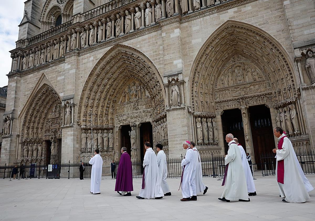 Un grupo de religiosos en París.