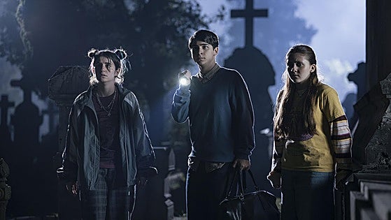 'Los Muértimer': Los Cinco se topan con la familia Addams