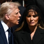 Donald y Melania Trump durante el funeral del Papa Francisco.