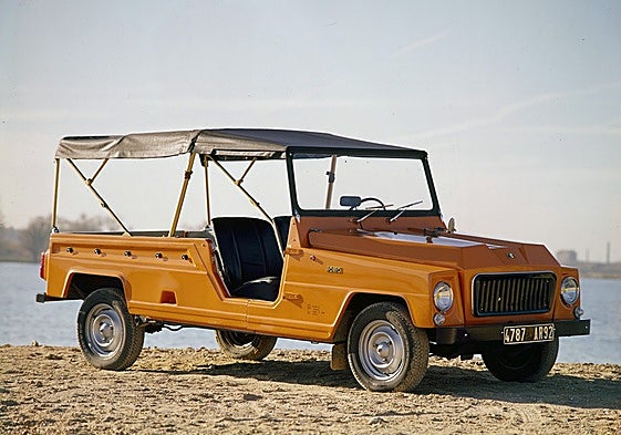 Ante el éxito del Mehari de Citroën, Renault lanzó el Rodéo 4, realizado por ACL