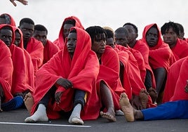 Inmigrantes rescatados y trasladados a Puerto del Rosario (Fuerteventura) en abril.