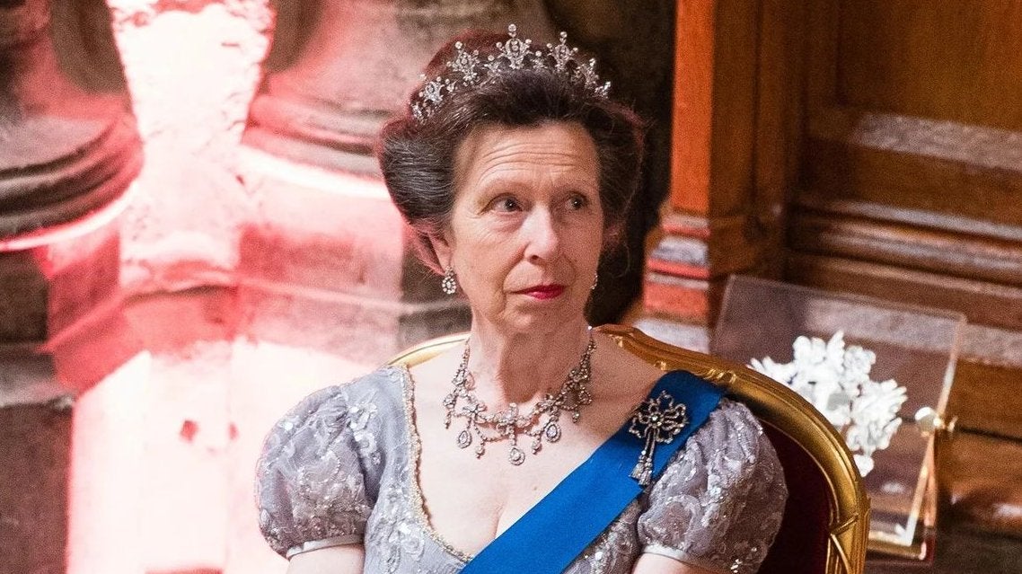 La polémica portada que jamás tendrá la infanta Elena: la princesa Ana, como la mejor reina inglesa que ha existido