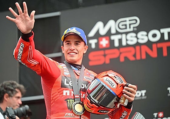 Marc Márquez celebra su victoria en el sprint del GP de Austria.