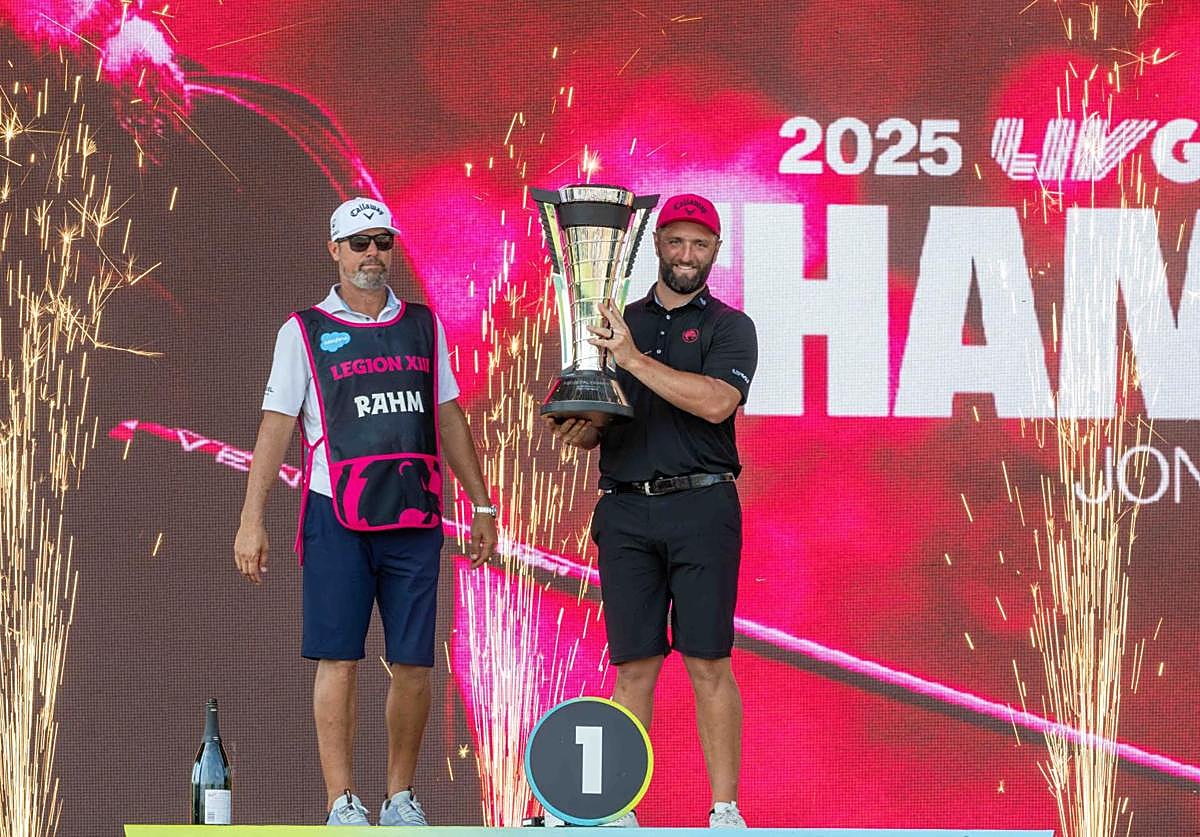 Jon Rahm celebra su victoria en el LIV.