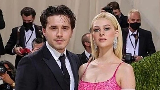 El discurso de boda de Brooklyn Beckham fue una «puñalada» al corazón de David y Victoria
