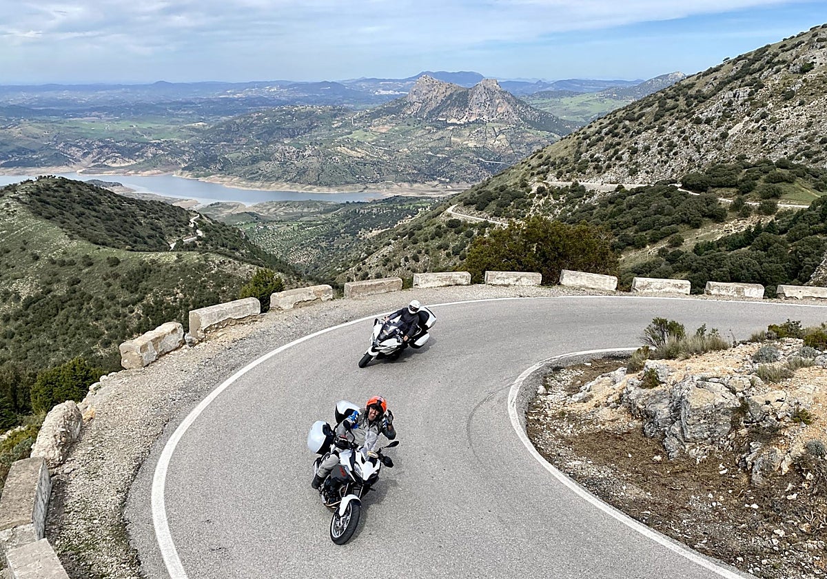 En los viajes en moto, la ruta suele ser más importante que el propio destino.