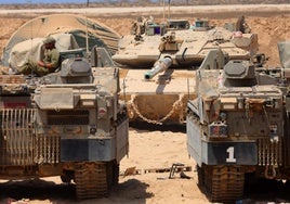 Tropas israelíes hacen un descanso en las operaciones en Gaza-