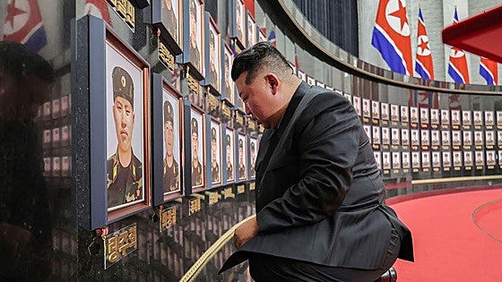 Kim Jong-un homenajea a los soldados norcoreanos que combatieron en la guerra de Ucrania