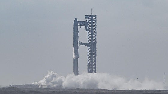 Elon Musk lanza por décima vez su cohete gigante. ¿Volverá a explotar?