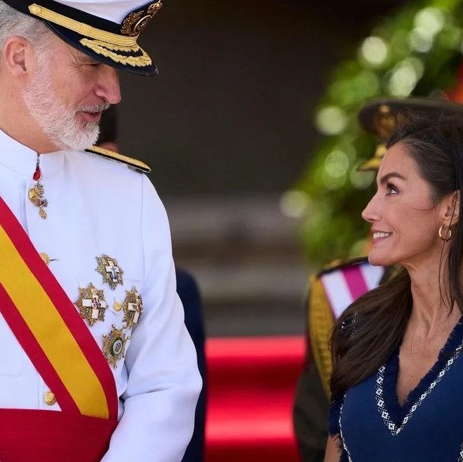 Las vacaciones solitarias en Grecia de la reina Letizia y sus hijas: por qué Felipe VI continúa en Madrid, aunque su agenda sigue vacía