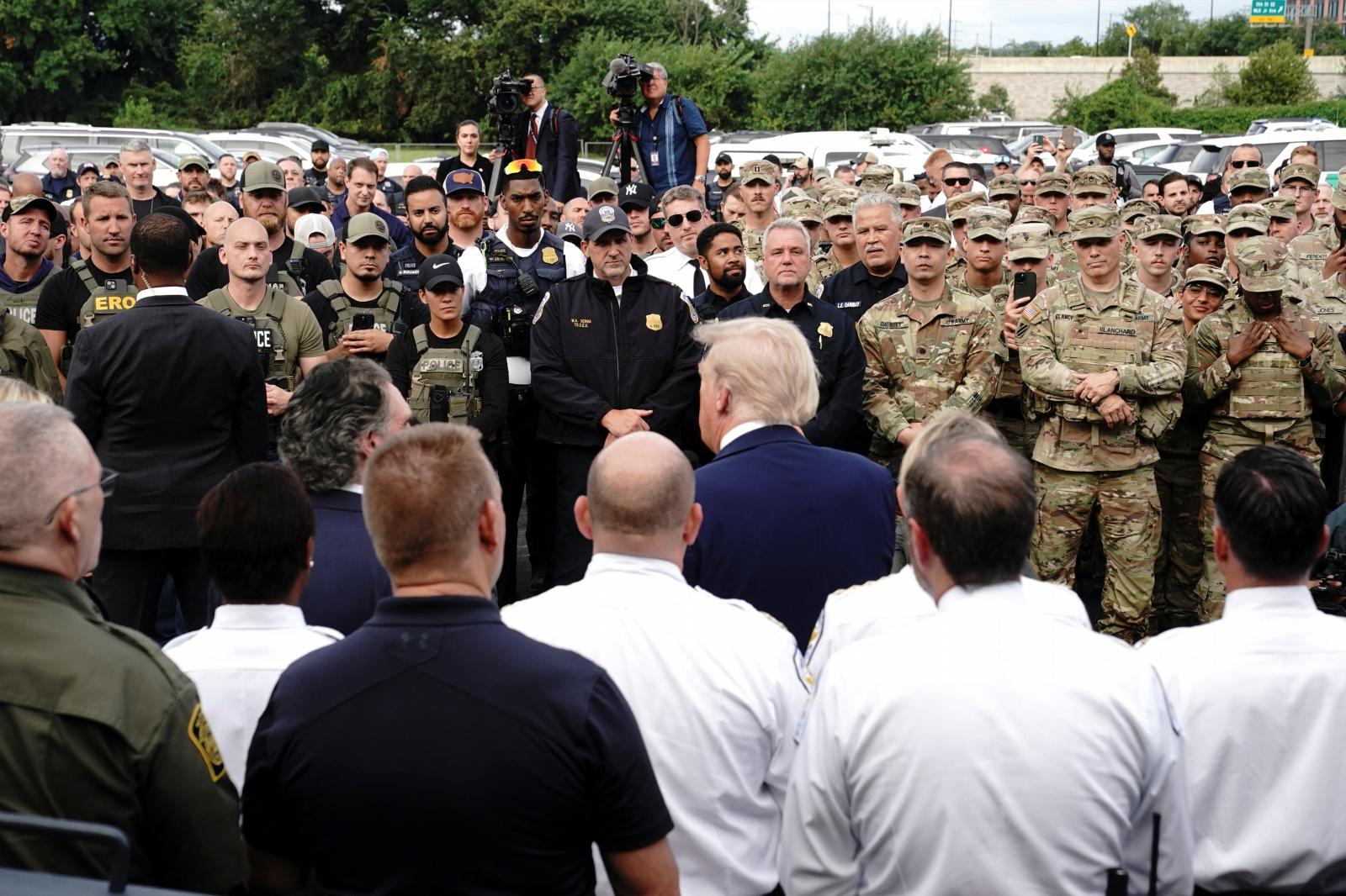 Trump se dirigió a las tropas desplegadas en la capital estadounidense.