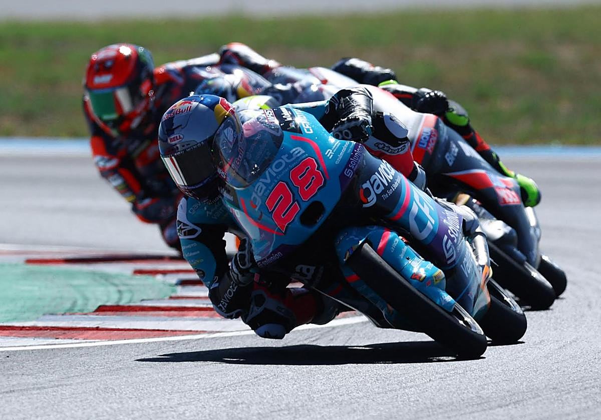 Momento de la carrera, con Máximo Quiles a la cabeza.