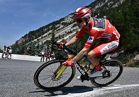 Vingegaard cede el liderato de La Vuelta para adelantar su llegada a España