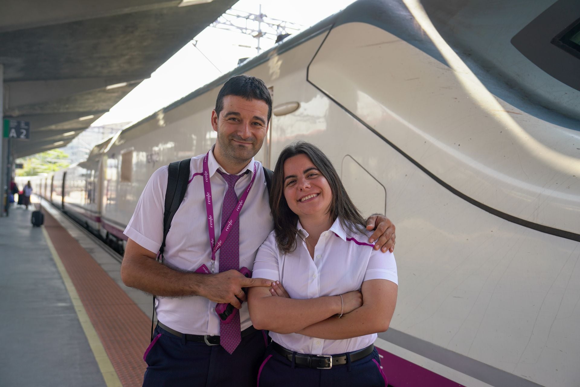 Carlos Ayuso, interventor y Azucena Villar, maquinista del AVE.