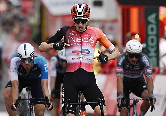 Turner sorprende a Philipsen en el sprint de Voiron