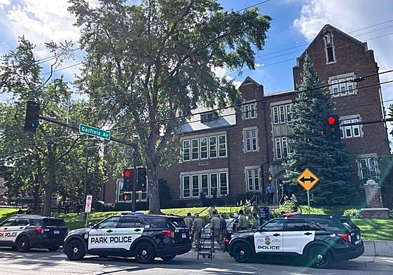 Los alrededores de la iglesia y el colegio donde se ha producido el tiroteo.