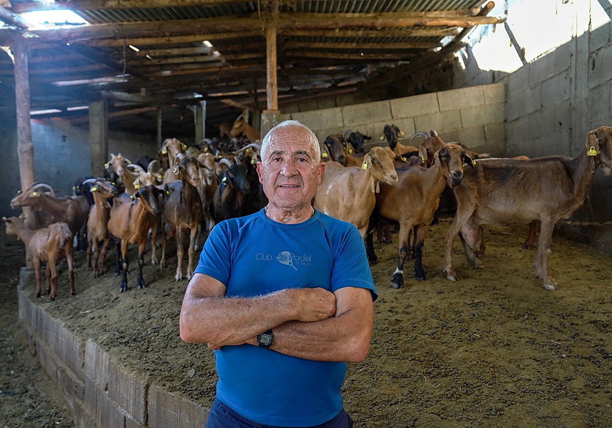 El pueblo San Xulián abrasado por las llamas, en imágenes