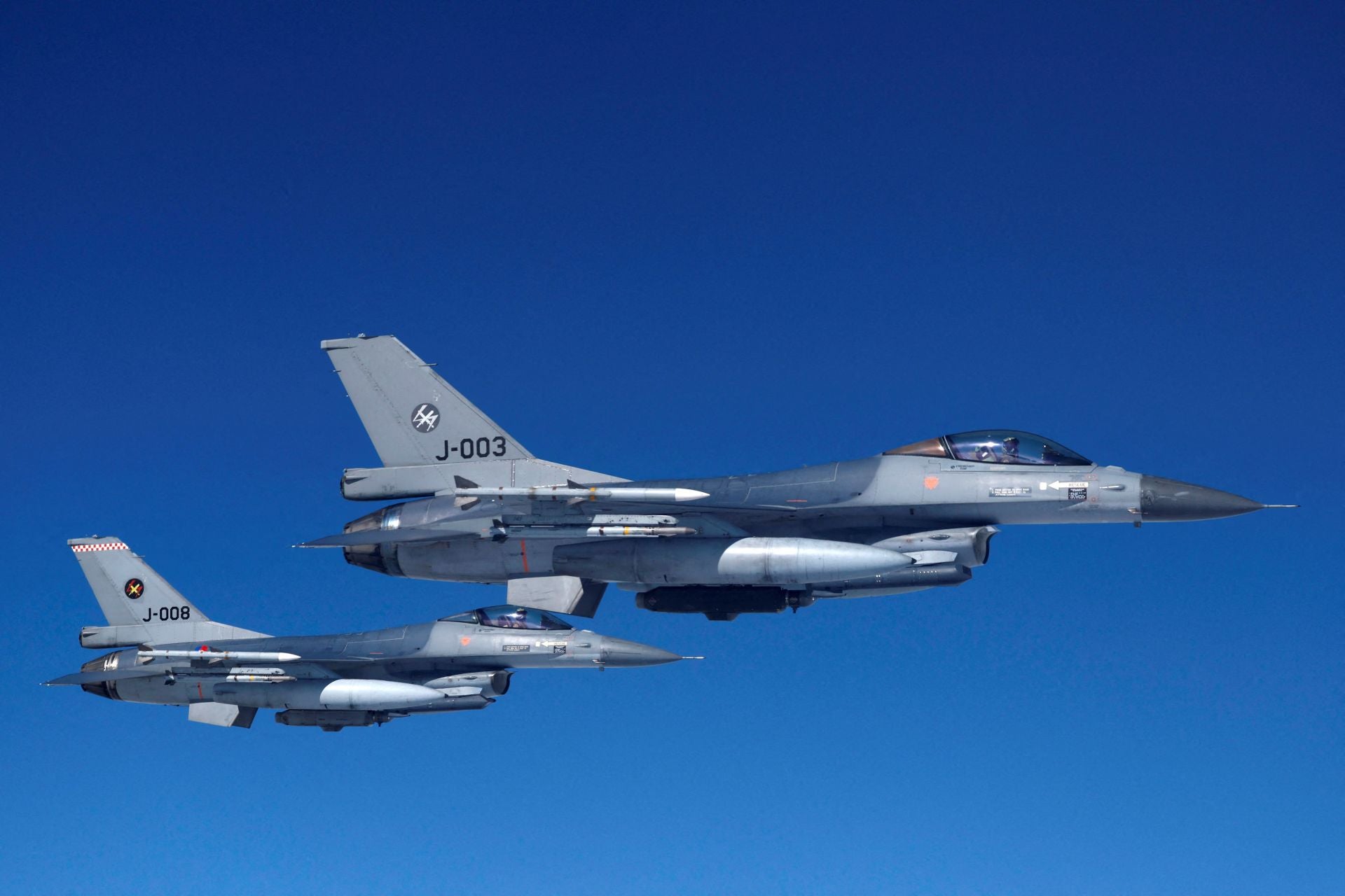 Imagen de archivo de dos cazas F-16.