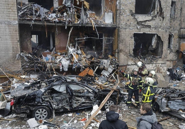 Europa acusa a Rusia de «sabotear la paz» tras un ataque masivo contra Kiev con 18 muertos