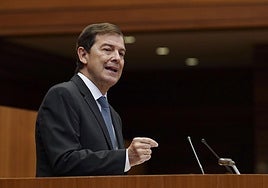 Alfonso Fernández-Mañueco, presidente de Castilla y León, comparece en las Cortes.