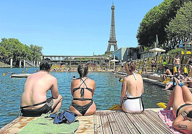 Desde el pasado 5 de julio los ciudadanos pueden bañarse otra vez en el Sena.