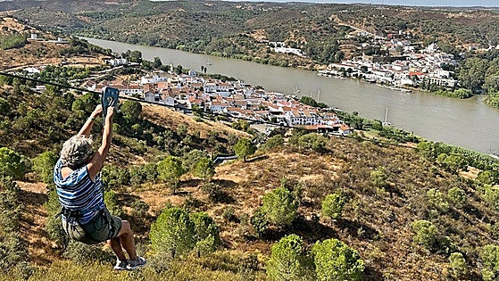 La única tirolina internacional del mundo nos pone a 70 kilómetros por hora