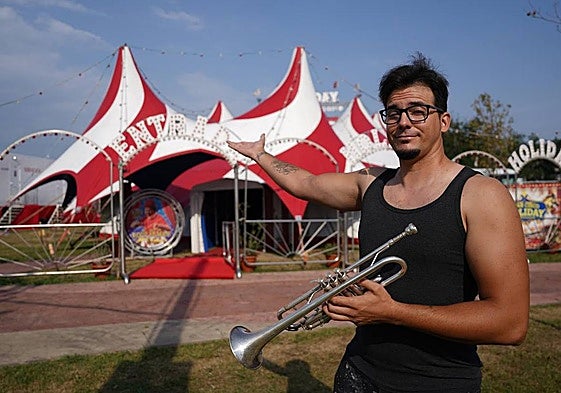 Maike Torralvo en el circo Holiday instalado en Bilbao.