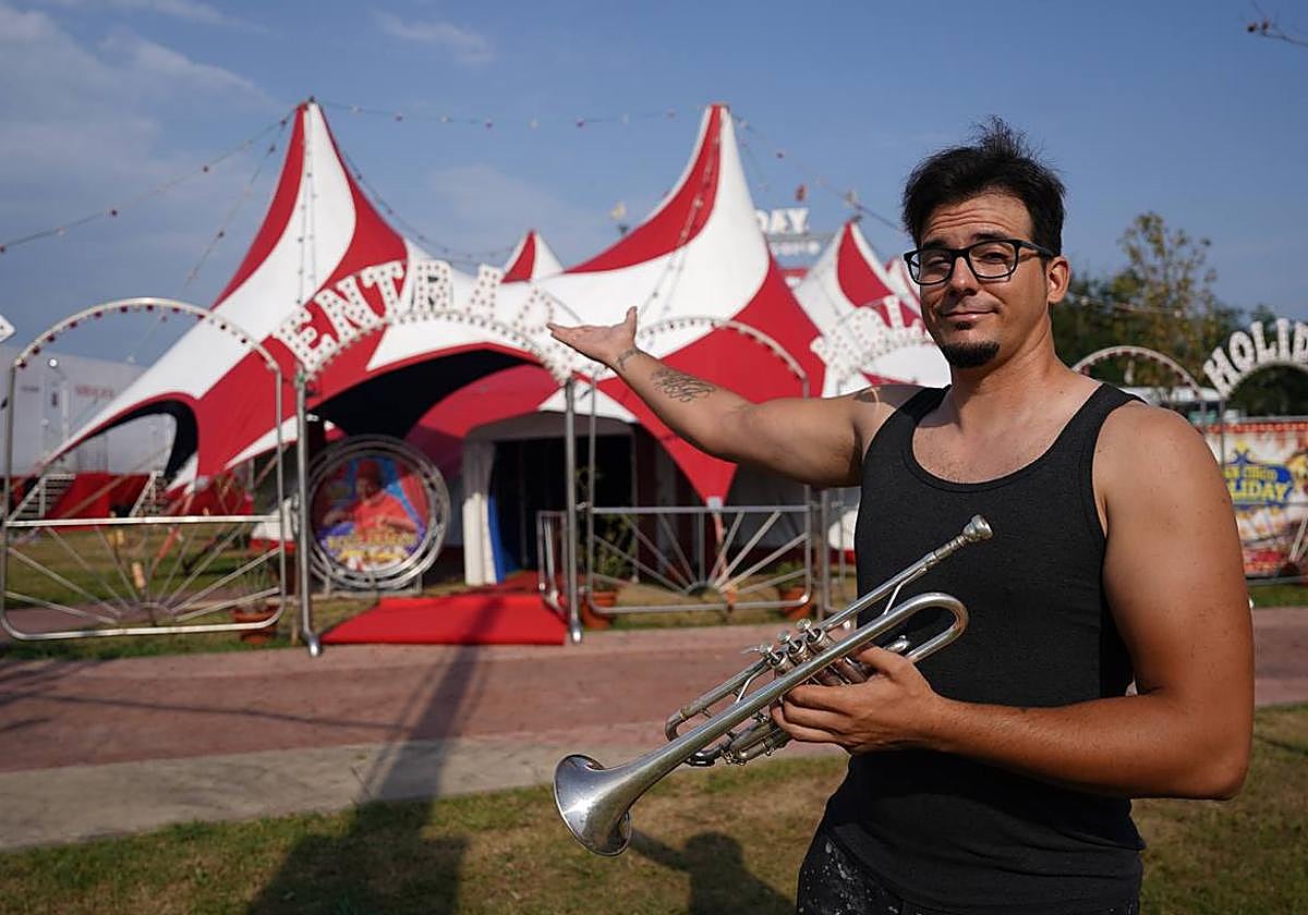 Maike Torralvo en el circo Holiday instalado en Bilbao.