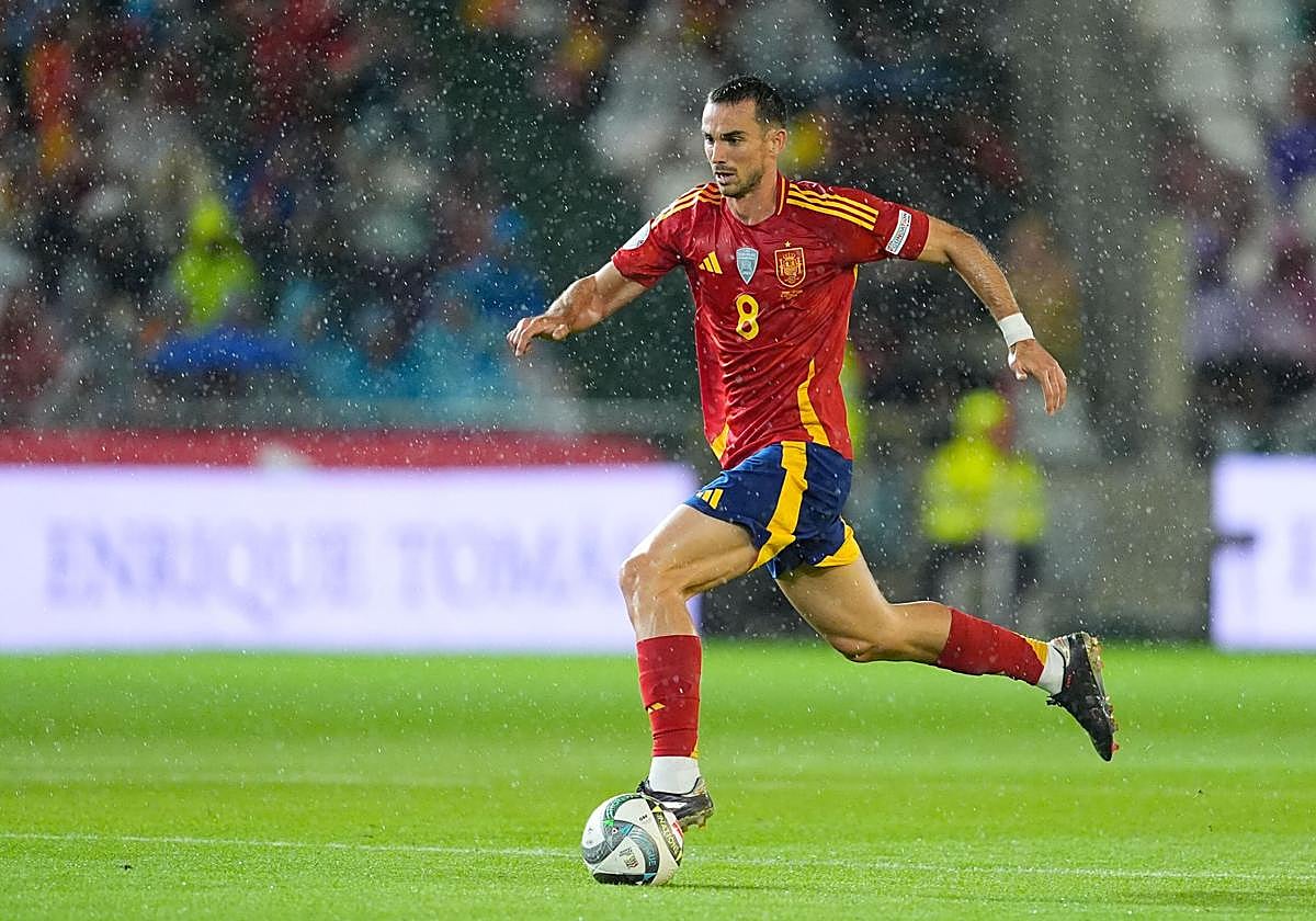 Fabián Ruiz, durante un partido de la selección española.