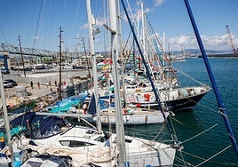 Varias de las embarcaciones de la Global Sumud Florilla, en Barcelona.