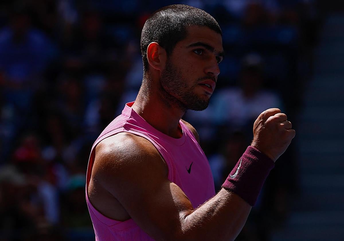 Carlos Alcaraz celebra su victoria ante Jiri Lehecka.